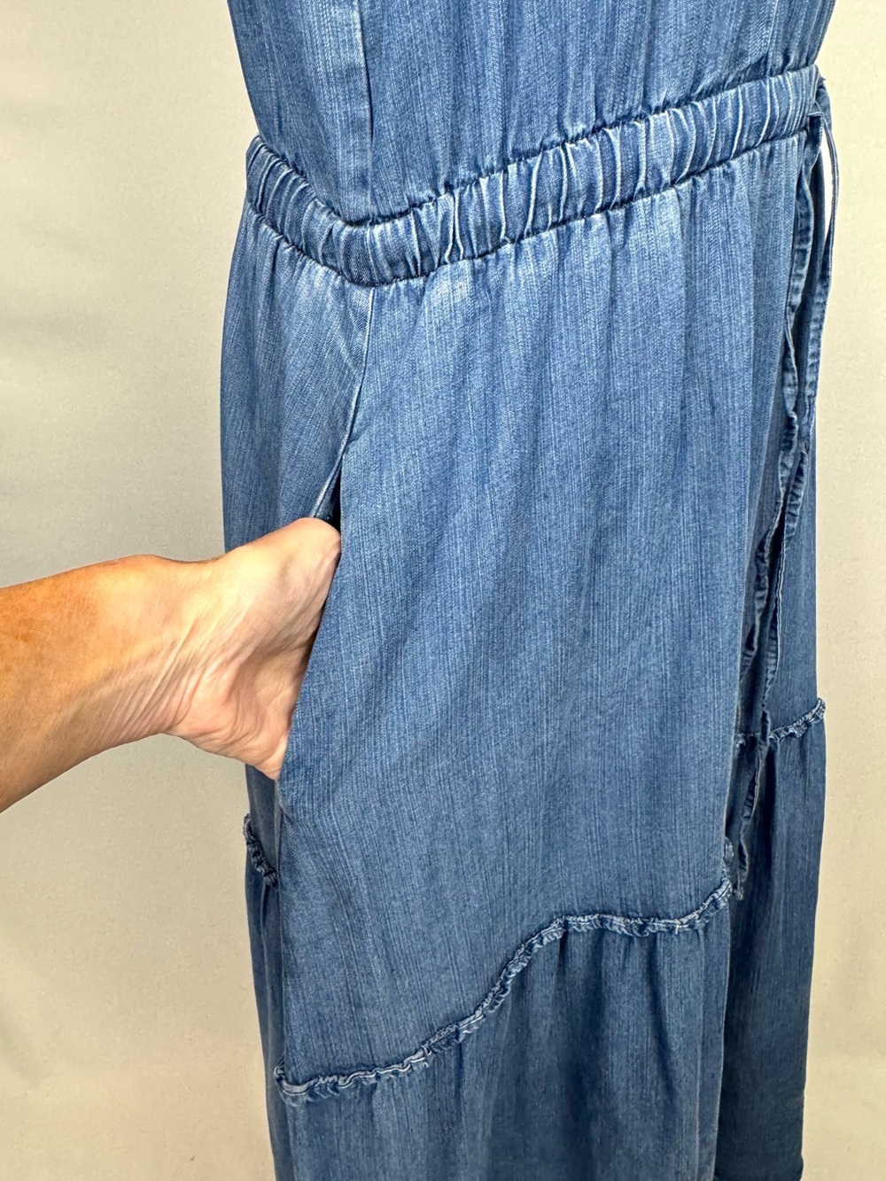 Lands End Sleeveless Chambray Tiered Midi Dress Lyocel Pockets Large Travel - Picture 6 of 12